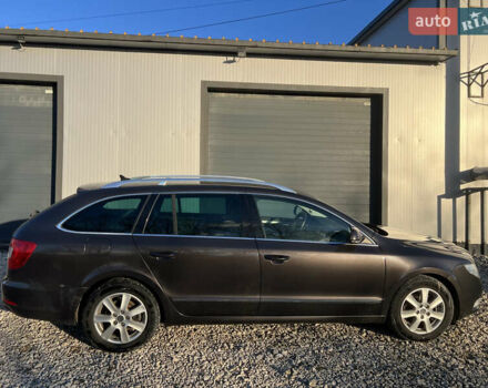 Коричневий Шкода Суперб, об'ємом двигуна 2 л та пробігом 233 тис. км за 10500 $, фото 4 на Automoto.ua