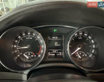 Коричневый Шкода Суперб, объемом двигателя 2 л и пробегом 240 тыс. км за 13200 $, фото 48 на Automoto.ua