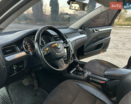 Коричневый Шкода Суперб, объемом двигателя 2 л и пробегом 307 тыс. км за 10900 $, фото 11 на Automoto.ua