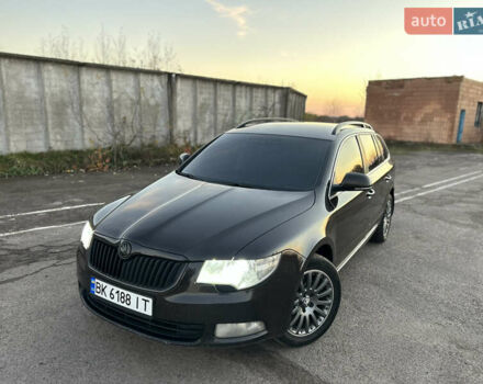 Коричневый Шкода Суперб, объемом двигателя 2 л и пробегом 307 тыс. км за 10900 $, фото 1 на Automoto.ua