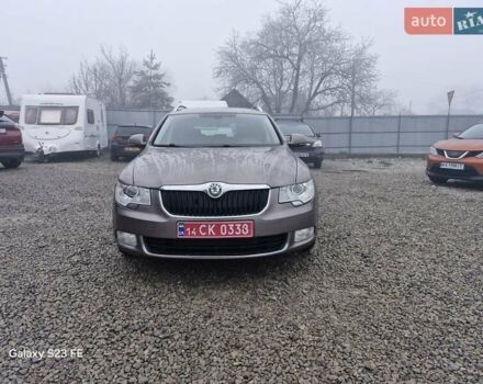 Коричневый Шкода Суперб, объемом двигателя 2 л и пробегом 204 тыс. км за 13499 $, фото 1 на Automoto.ua