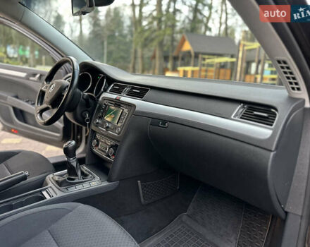 Коричневий Шкода Суперб, об'ємом двигуна 1.6 л та пробігом 258 тис. км за 10899 $, фото 114 на Automoto.ua