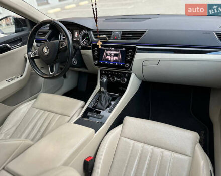 Коричневый Шкода Суперб, объемом двигателя 2 л и пробегом 255 тыс. км за 20000 $, фото 20 на Automoto.ua