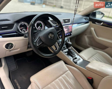 Коричневый Шкода Суперб, объемом двигателя 2 л и пробегом 255 тыс. км за 20500 $, фото 26 на Automoto.ua