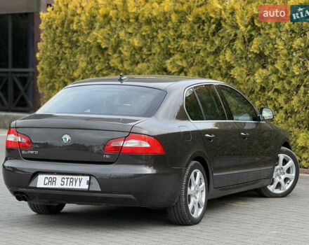 Коричневый Шкода Суперб, объемом двигателя 1.8 л и пробегом 186 тыс. км за 7999 $, фото 2 на Automoto.ua