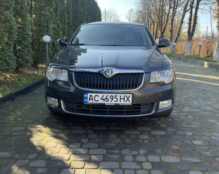 Коричневый Шкода Суперб, объемом двигателя 1.97 л и пробегом 337 тыс. км за 8600 $, фото 1 на Automoto.ua