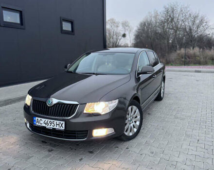 Коричневый Шкода Суперб, объемом двигателя 2 л и пробегом 337 тыс. км за 8900 $, фото 1 на Automoto.ua