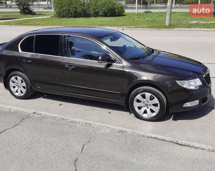 Коричневый Шкода Суперб, объемом двигателя 1.8 л и пробегом 173 тыс. км за 11000 $, фото 54 на Automoto.ua