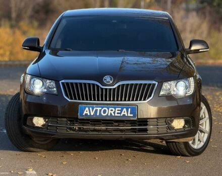 Коричневый Шкода Суперб, объемом двигателя 0 л и пробегом 235 тыс. км за 12600 $, фото 2 на Automoto.ua