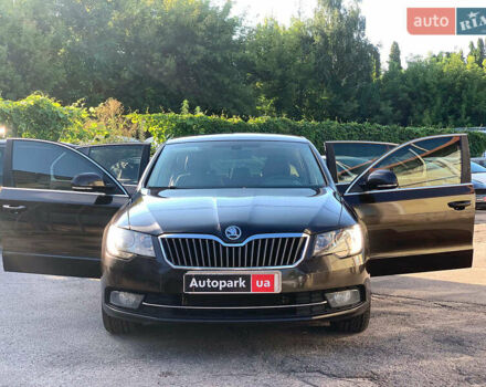 Коричневий Шкода Суперб, об'ємом двигуна 1.8 л та пробігом 182 тис. км за 14390 $, фото 13 на Automoto.ua