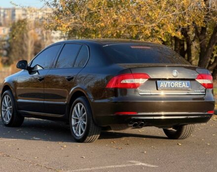 Коричневый Шкода Суперб, объемом двигателя 0 л и пробегом 235 тыс. км за 12600 $, фото 5 на Automoto.ua