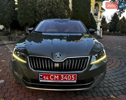 Коричневий Шкода Суперб, об'ємом двигуна 2 л та пробігом 247 тис. км за 18700 $, фото 1 на Automoto.ua