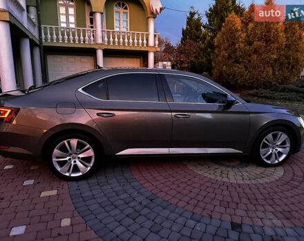 Коричневий Шкода Суперб, об'ємом двигуна 2 л та пробігом 247 тис. км за 18700 $, фото 85 на Automoto.ua