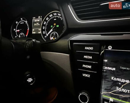 Коричневий Шкода Суперб, об'ємом двигуна 2 л та пробігом 247 тис. км за 18700 $, фото 93 на Automoto.ua