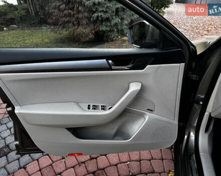 Коричневий Шкода Суперб, об'ємом двигуна 2 л та пробігом 247 тис. км за 18700 $, фото 44 на Automoto.ua