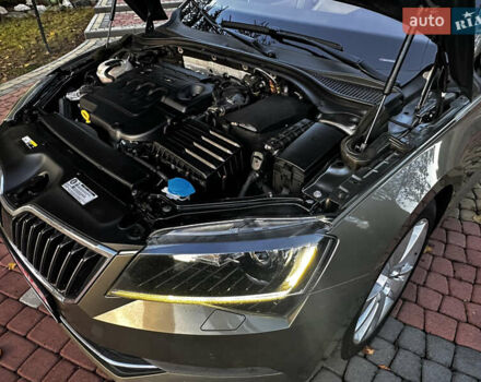 Коричневий Шкода Суперб, об'ємом двигуна 2 л та пробігом 247 тис. км за 18700 $, фото 63 на Automoto.ua