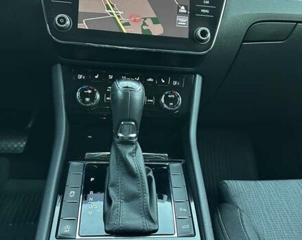 Коричневий Шкода Суперб, об'ємом двигуна 1.97 л та пробігом 197 тис. км за 18750 $, фото 74 на Automoto.ua