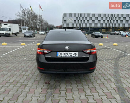 Коричневый Шкода Суперб, объемом двигателя 1.8 л и пробегом 83 тыс. км за 18900 $, фото 3 на Automoto.ua