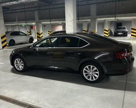 Коричневый Шкода Суперб, объемом двигателя 1.8 л и пробегом 225 тыс. км за 20000 $, фото 2 на Automoto.ua