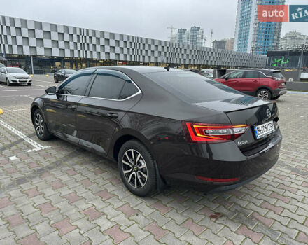 Коричневый Шкода Суперб, объемом двигателя 1.8 л и пробегом 83 тыс. км за 18900 $, фото 2 на Automoto.ua