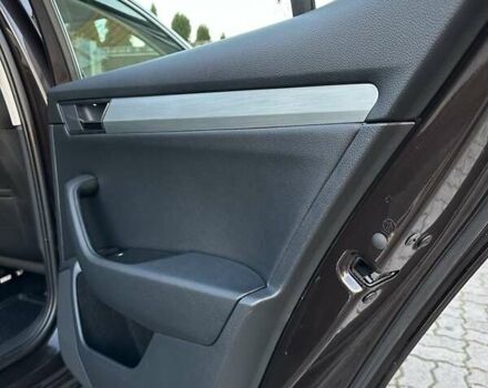 Коричневий Шкода Суперб, об'ємом двигуна 1.97 л та пробігом 197 тис. км за 18750 $, фото 121 на Automoto.ua