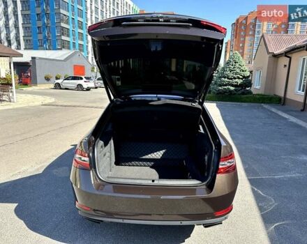 Коричневий Шкода Суперб, об'ємом двигуна 2 л та пробігом 52 тис. км за 25999 $, фото 24 на Automoto.ua