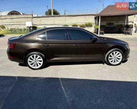 Коричневий Шкода Суперб, об'ємом двигуна 2 л та пробігом 52 тис. км за 25999 $, фото 5 на Automoto.ua