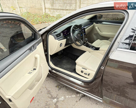 Коричневый Шкода Суперб, объемом двигателя 1.97 л и пробегом 259 тыс. км за 21700 $, фото 4 на Automoto.ua