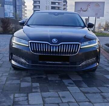 Коричневый Шкода Суперб, объемом двигателя 1.97 л и пробегом 233 тыс. км за 27900 $, фото 1 на Automoto.ua