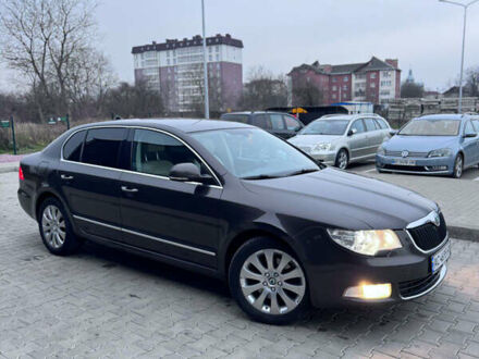 Коричневий Шкода Суперб, об'ємом двигуна 2 л та пробігом 337 тис. км за 8900 $, фото 1 на Automoto.ua