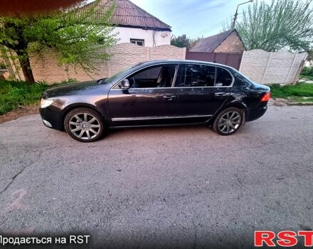 Коричневий Шкода Суперб, об'ємом двигуна 2 л та пробігом 265 тис. км за 8000 $, фото 1 на Automoto.ua