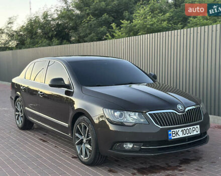 Коричневий Шкода Суперб, об'ємом двигуна 2 л та пробігом 327 тис. км за 12999 $, фото 1 на Automoto.ua