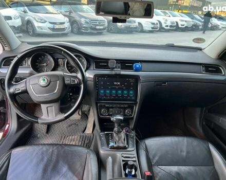 Червоний Шкода Суперб, об'ємом двигуна 2 л та пробігом 275 тис. км за 10190 $, фото 37 на Automoto.ua