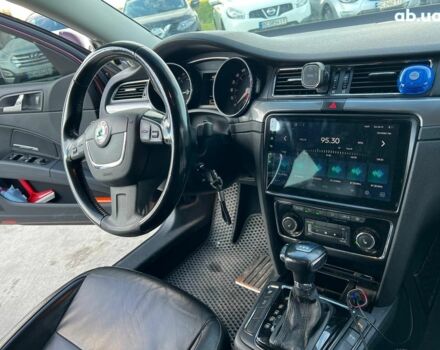 Червоний Шкода Суперб, об'ємом двигуна 2 л та пробігом 275 тис. км за 10190 $, фото 40 на Automoto.ua