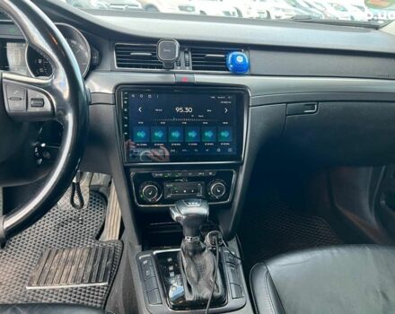 Червоний Шкода Суперб, об'ємом двигуна 2 л та пробігом 275 тис. км за 10190 $, фото 26 на Automoto.ua