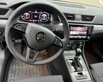 Червоний Шкода Суперб, об'ємом двигуна 2 л та пробігом 250 тис. км за 25000 $, фото 7 на Automoto.ua