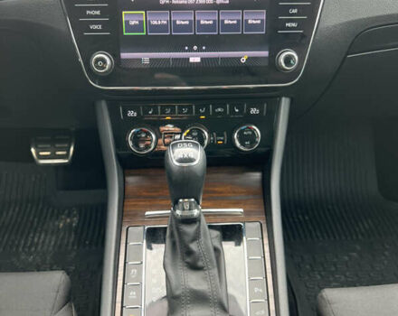 Красный Шкода Суперб, объемом двигателя 2 л и пробегом 253 тыс. км за 21500 $, фото 21 на Automoto.ua