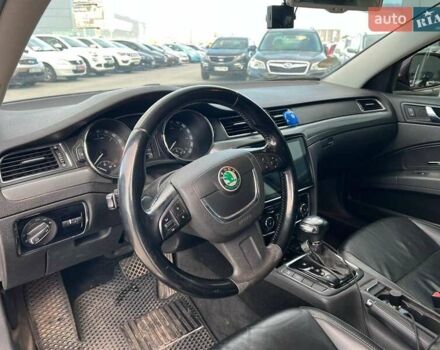 Червоний Шкода Суперб, об'ємом двигуна 2 л та пробігом 275 тис. км за 10190 $, фото 16 на Automoto.ua