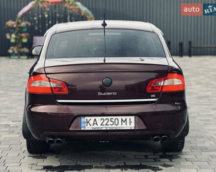 Красный Шкода Суперб, объемом двигателя 3.58 л и пробегом 254 тыс. км за 8800 $, фото 5 на Automoto.ua