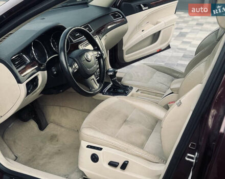 Красный Шкода Суперб, объемом двигателя 3.58 л и пробегом 254 тыс. км за 8800 $, фото 7 на Automoto.ua