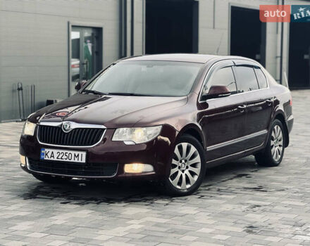 Красный Шкода Суперб, объемом двигателя 3.58 л и пробегом 254 тыс. км за 8800 $, фото 2 на Automoto.ua