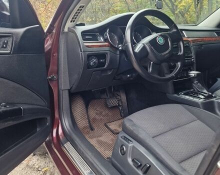 Красный Шкода Суперб, объемом двигателя 1.8 л и пробегом 268 тыс. км за 8300 $, фото 5 на Automoto.ua