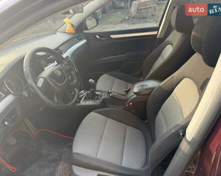 Красный Шкода Суперб, объемом двигателя 1.8 л и пробегом 202 тыс. км за 9500 $, фото 4 на Automoto.ua