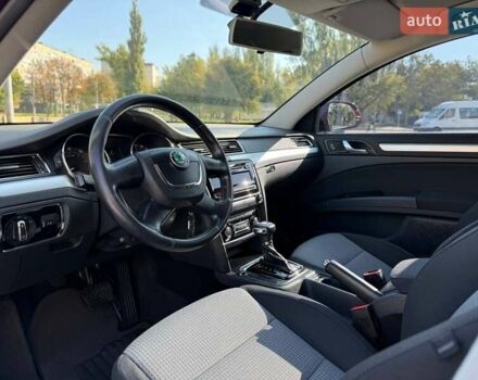 Красный Шкода Суперб, объемом двигателя 1.8 л и пробегом 183 тыс. км за 8800 $, фото 20 на Automoto.ua