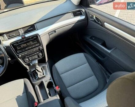 Красный Шкода Суперб, объемом двигателя 1.8 л и пробегом 183 тыс. км за 8800 $, фото 29 на Automoto.ua