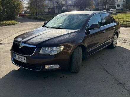 Красный Шкода Суперб, объемом двигателя 2 л и пробегом 270 тыс. км за 4000 $, фото 1 на Automoto.ua