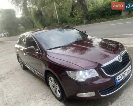 Красный Шкода Суперб, объемом двигателя 1.4 л и пробегом 210 тыс. км за 7800 $, фото 1 на Automoto.ua