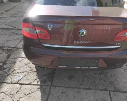 Шкода Суперб 2009 в Надворной на Automoto.ua Красный Шкода Суперб, объемом двигателя 1.8 л и пробегом 298 тыс. км за 3100 $, фото 1 на Automoto.ua