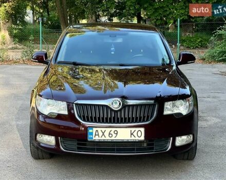 Красный Шкода Суперб, объемом двигателя 1.8 л и пробегом 133 тыс. км за 9999 $, фото 1 на Automoto.ua