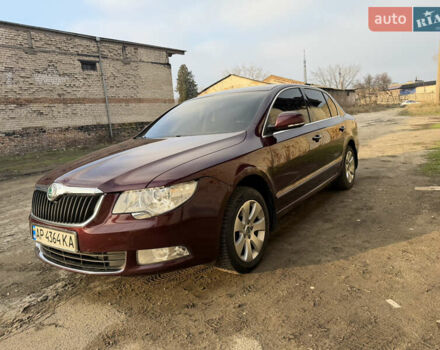 Красный Шкода Суперб, объемом двигателя 1.8 л и пробегом 202 тыс. км за 9500 $, фото 1 на Automoto.ua
